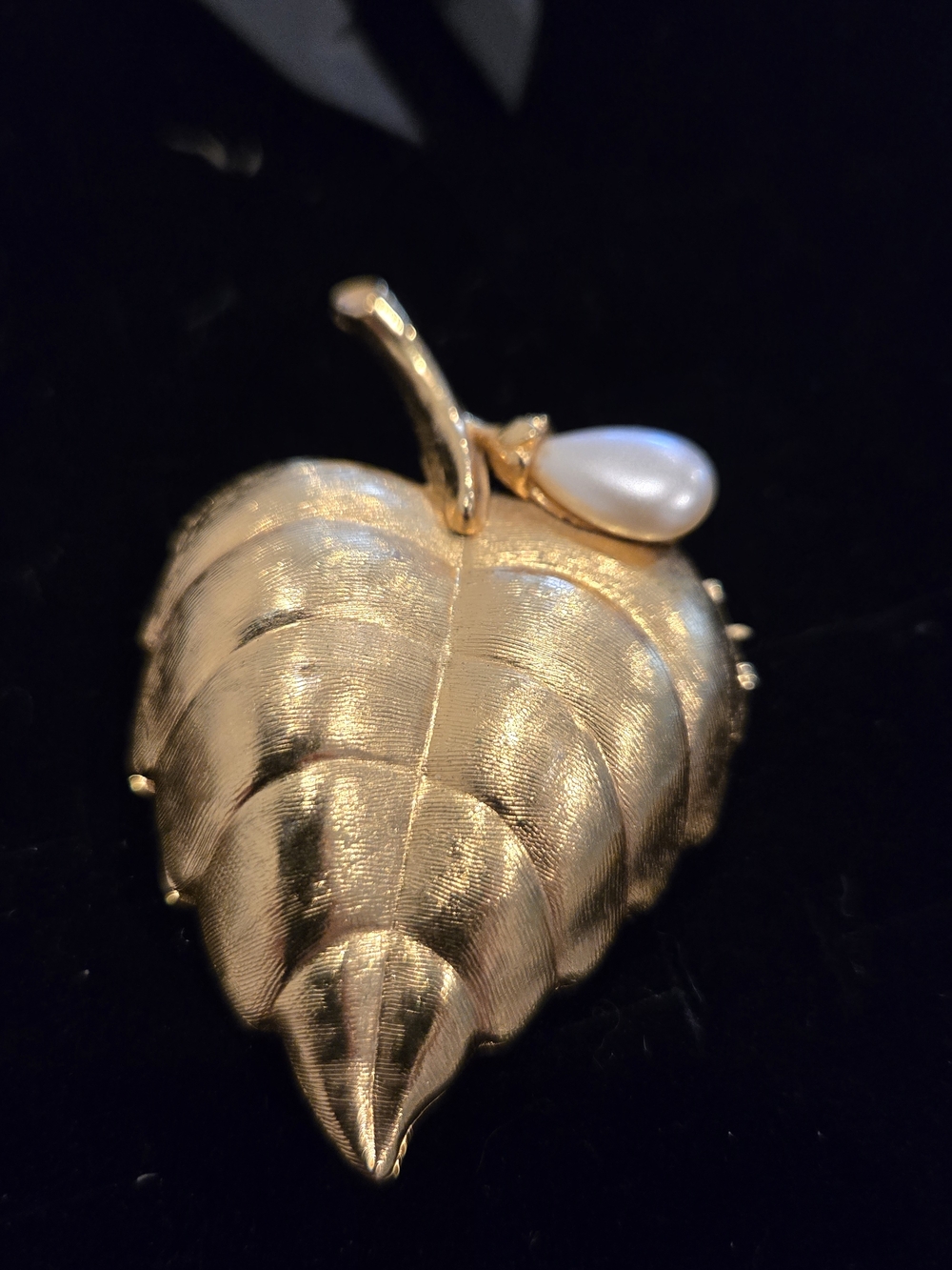 Vintage Avon Leaf Fragrance Brooch